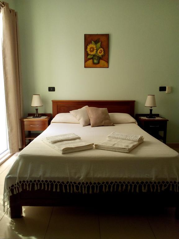 Residencial La Marea B&B Tarrafal Tarrafal  Extérieur photo
