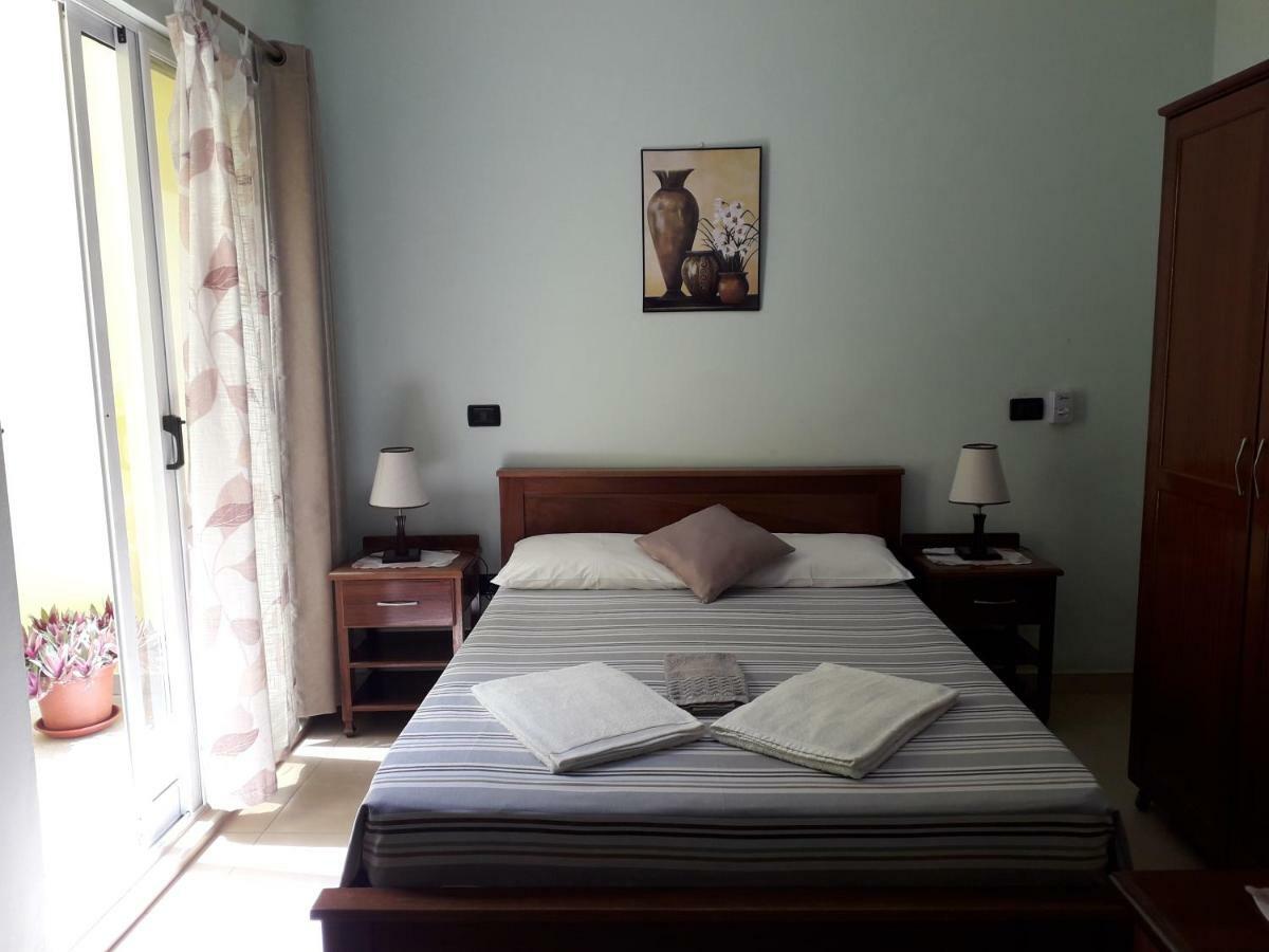 Residencial La Marea B&B Tarrafal Tarrafal  Extérieur photo