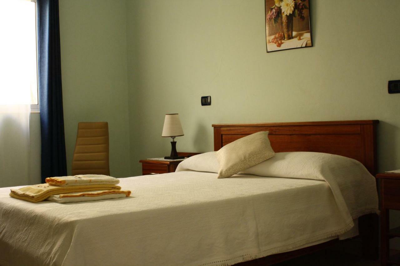 Residencial La Marea B&B Tarrafal Tarrafal  Extérieur photo